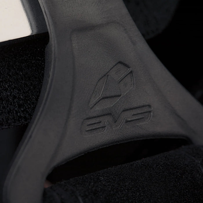 EVS Axis Pro Knee Brace
